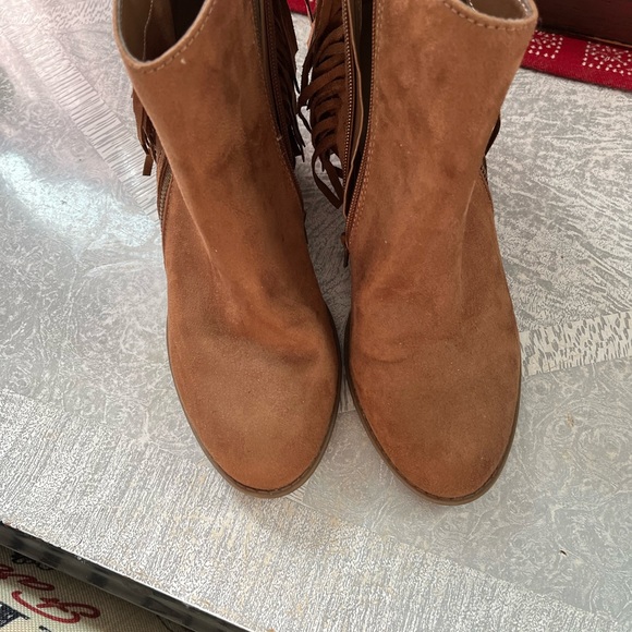 Fringed suede boots - Picture 3 of 7